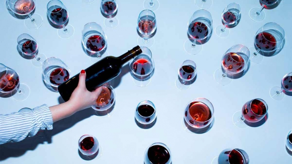 alcohol-myths-wine-hand-header-1-1296x728.jpg