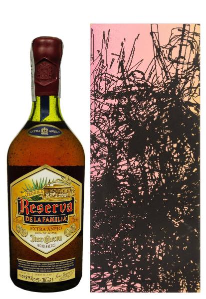 Текила Jose Cuervo Reserva de la Familia Anjeho 0.7 л фото текила jose cuervo reserva de la familia anjeho 0.7 л