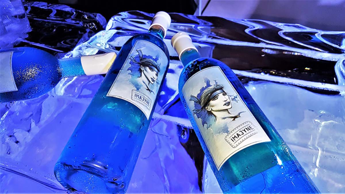 Голубое вино купить. Голубая Лагуна вино. Голубое вино. Синее вино. Голубое вино Эстетика.