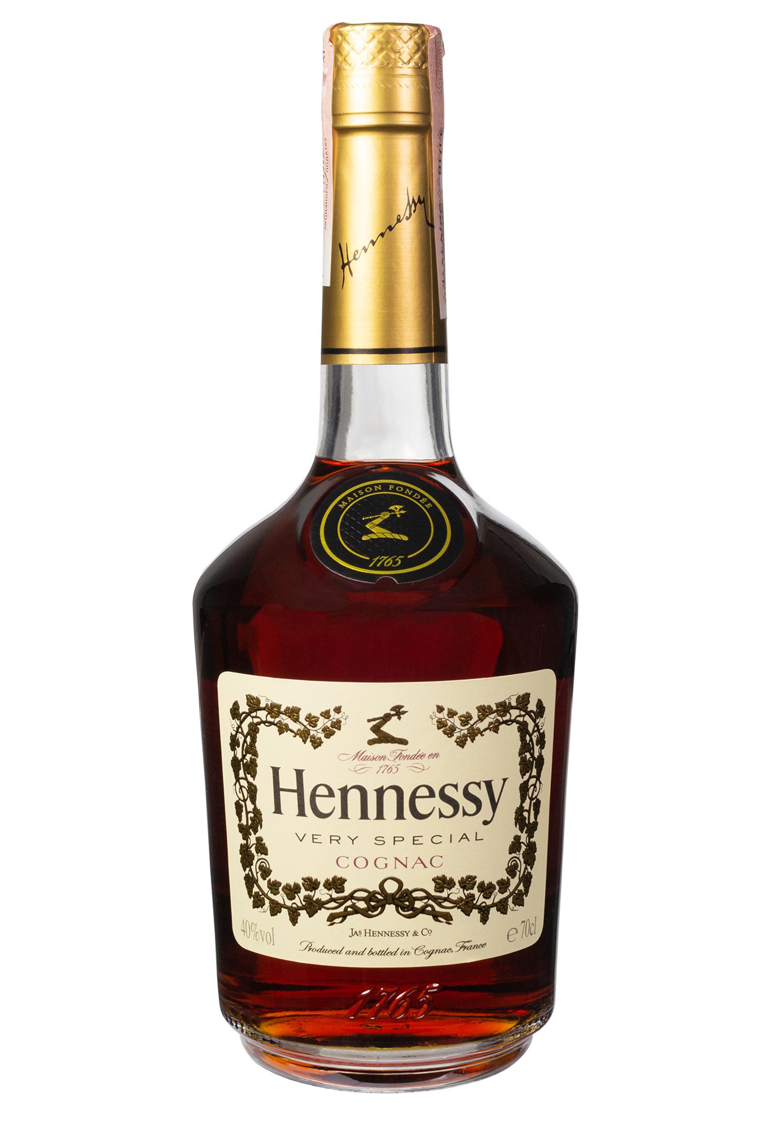 Цена коньяка хеннесси 0.7. Французский коньяк Хеннесси. Hennessy 0.5. Hennessy Cognac 0.5. Коньяк Хеннесси 0 5 в коробке.