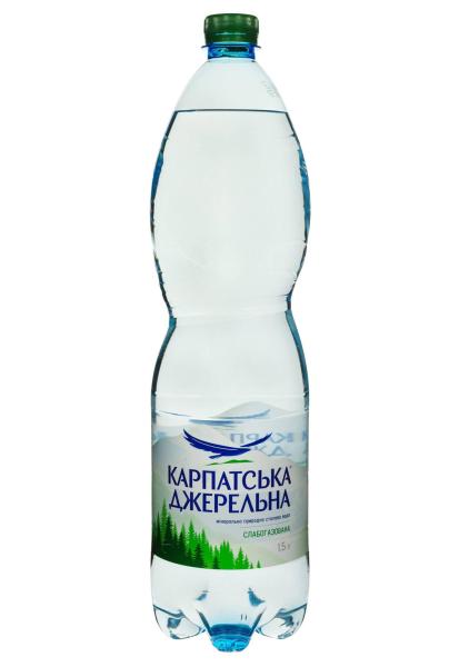 Вода Карпатська Джерельна слабогазированная 1.5 л фото вода карпатська джерельна слабогазированная 1.5 л