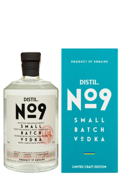 Водка Distil №9 в подарочной коробке 0.7 л  фото водка distil №9 в подарочной коробке 0.7 л
