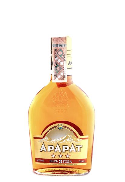Коньяк АрАрАт 3 года (фляга) 0.25 л фото коньяк арарат 3 года (фляга) 0.25 л