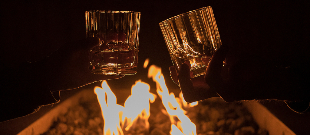 scotch-glasses-fireplace-1280.jpg
