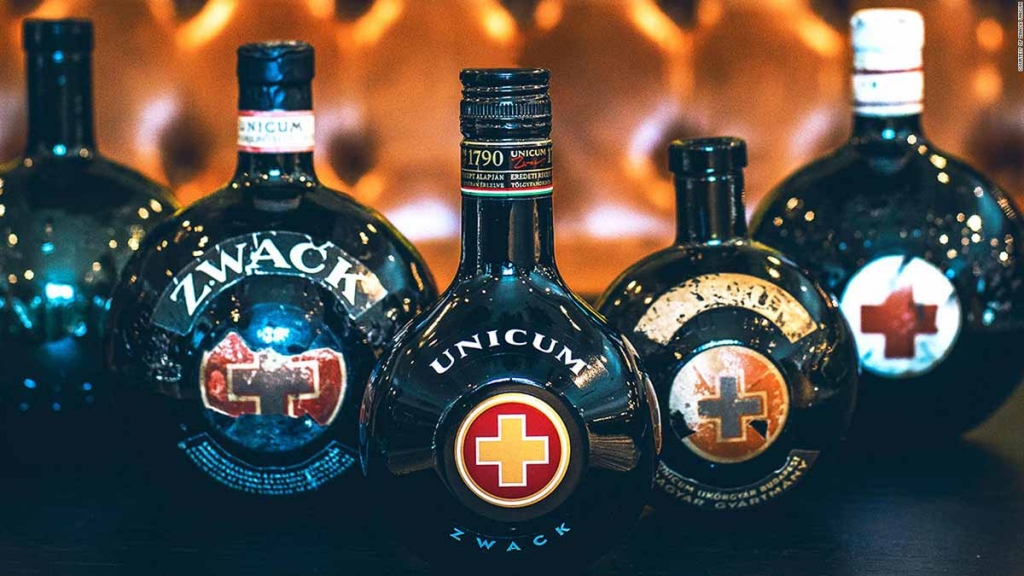 181205171713-budapest---unicum-article---bottles-full-169.jpg
