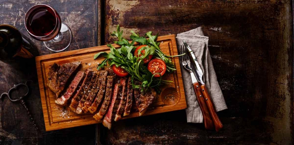 beef-wine-steak-christmas-pairing.jpg