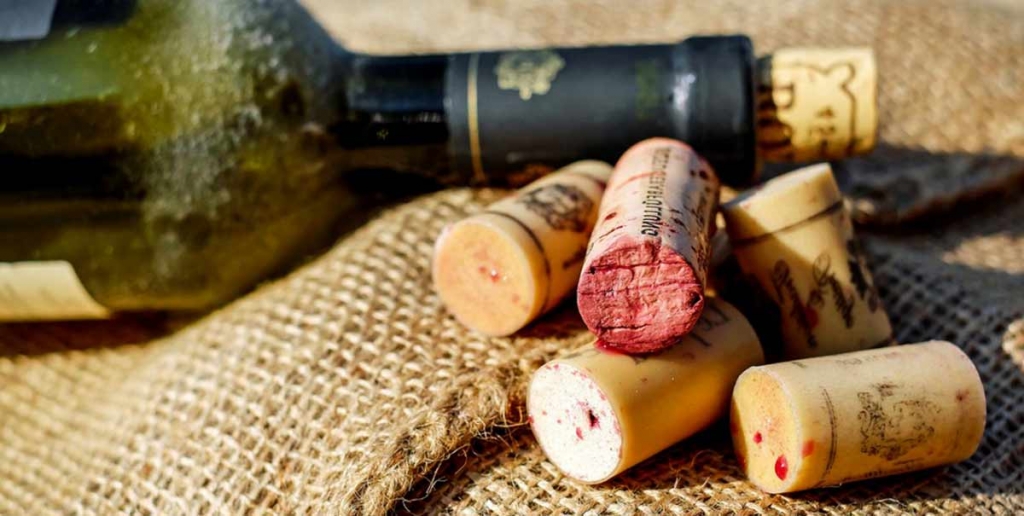 cork-wine-corks-closures-Wine-Cork-Crafts-pb-feature.jpg