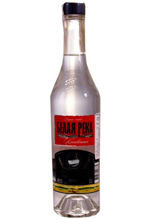 Водка Белая река Клюквенная 0.5 л