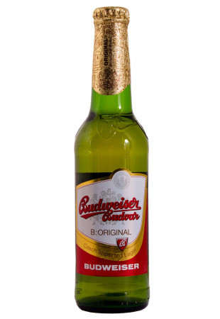 Пиво Budweiser Budvar 5% светлое 0.33 л фото Пиво Budweiser Budvar 5% светлое 0.33 л