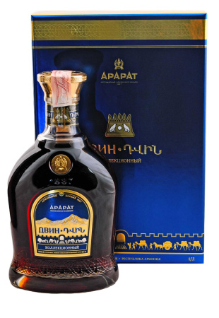 Коньяк АрАрАт Двин коллекционный 10 лет в коробке 0.7 л