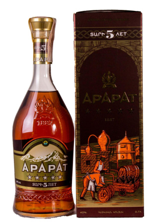 Коньяк АрАрАт 5 лет в коробке Limited Edition 0.7 л