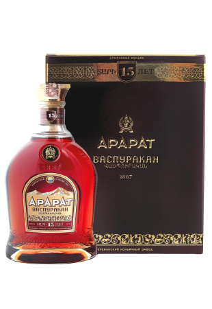 Коньяк АрАрАт Васпуракан 15 лет в коробке 0.7 л фото Коньяк АрАрАт Васпуракан 15 лет в коробке 0.7 л