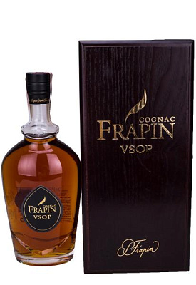 коньяк frapin v.s.o.p в деревянной коробке 0.7 л